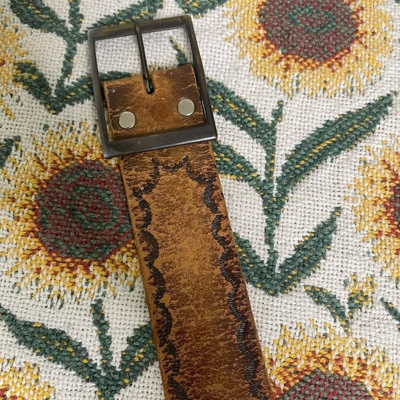 Vintage Levi’s leather belt - Picture 3 of 5